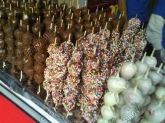 Espetinhos de frutas c/ chocolate ( uva )